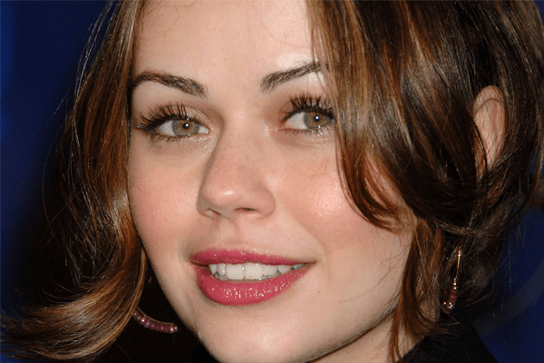 ALEXIS DZIENA NET WORTH, AGE , FACEBOOK, SHE’S TOO YOUNG