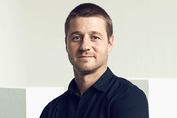 Ben Mckenzie Net Worth, Bio, Wiki, Family Background, Education, Series, Movies, Awards and Relationships