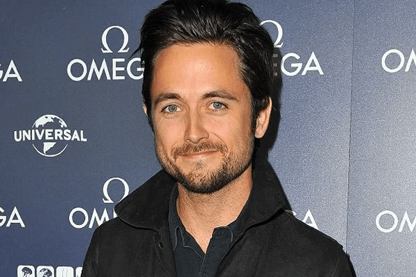 Justin Chatwin Net Worth,Biography, Instagram, Facebook, Twitter