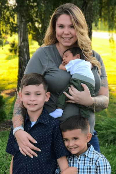 Kailyn Lowry with her kids