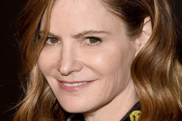 Jennifer Jason Leigh, Mother of One not Dating anyone after Divorce with Noah Baumbach