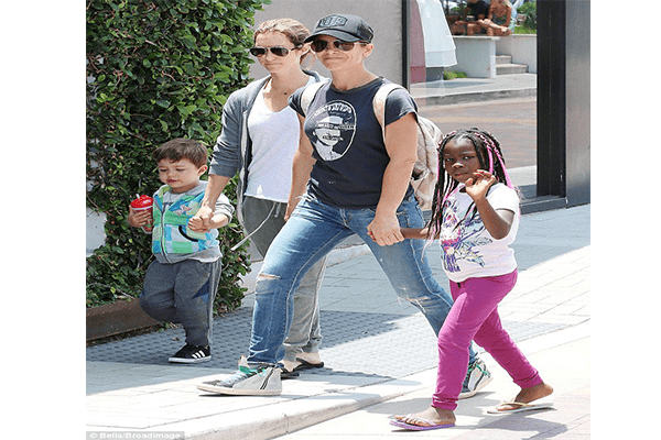 Jillain and Heidi went outing with their children 