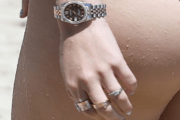 Bella Thorne Diamond ring