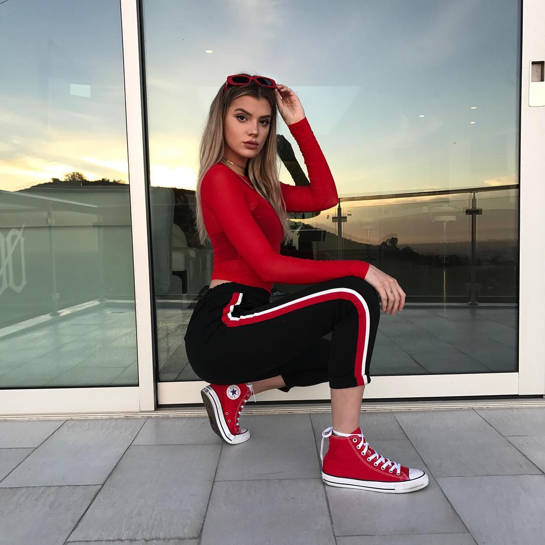 Youtuber Alissa Violets Net Worth 2018 Earnings Fortune From Clothing Line And Modelling 0130