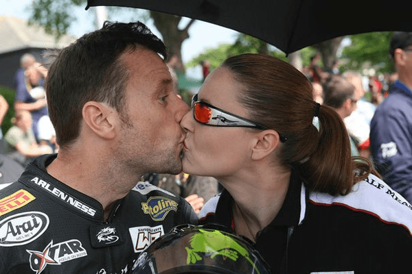 Anny Ramsey Kissing Bruce Anstey