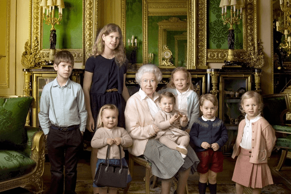 Queen Elizabeth with her grandchildren & Great Grandchildren