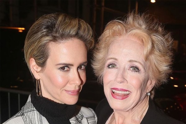 Sarah Paulson and Holland Taylor in Relationship. Taylor Explains 1st Date