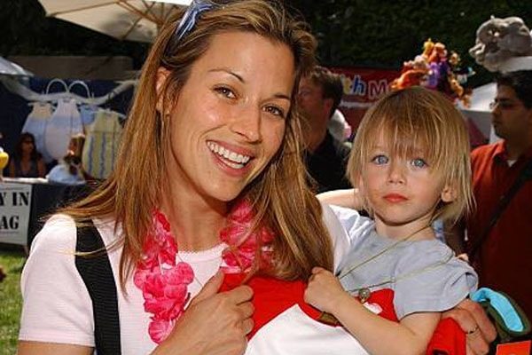 Actress Brooke Langton is yet to get married