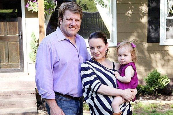 Jenna Von Oye is married to Brad Bratcher.