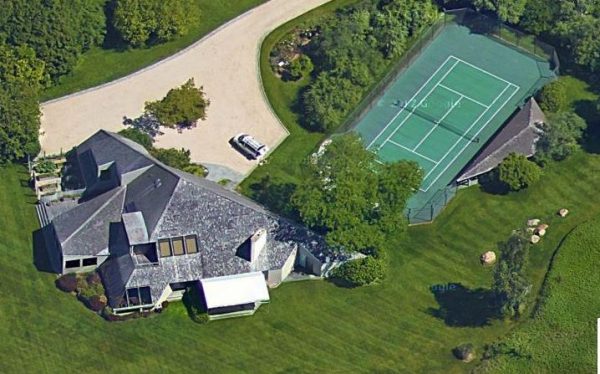 Alan Alda resides in a mansion in Water Mill, New York