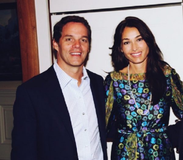Bill Hemmer was in a relationship with Dara Tomanovich.