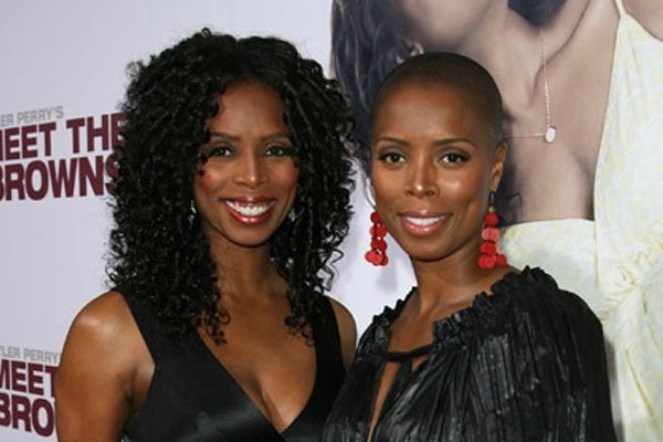 Sidra Smith with her twin sister Tasha Smith