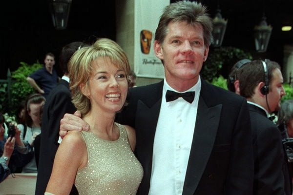 Mary Nightingale is married to Paul Fenwick since 2000.