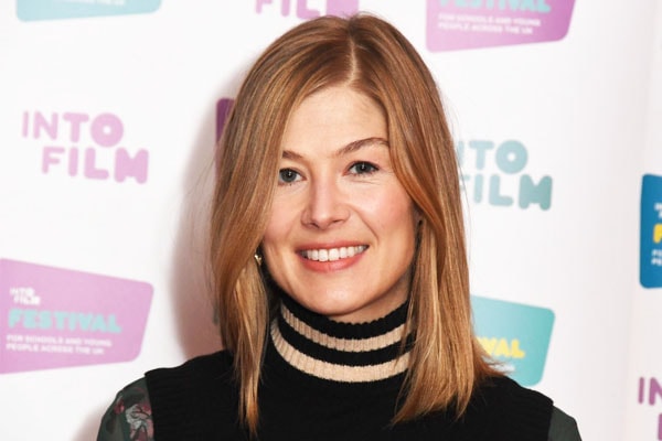 Rosamund Pike Net Worth – Income and Earnings from Over 16 Years of Acting Career