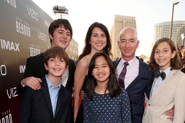 Jeff Bezos With family