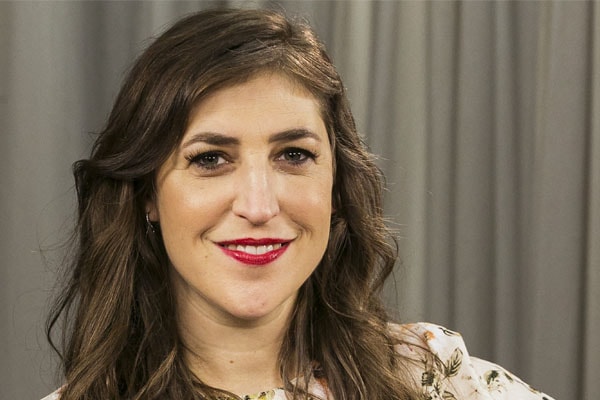 Big Bang Theory’s Mayim Bialik Broke Up WIth Her BoyFriend And Is Single.Was Married and Has Two Kids