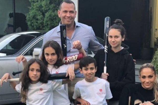 JLO and Alex Rodriguez with her family