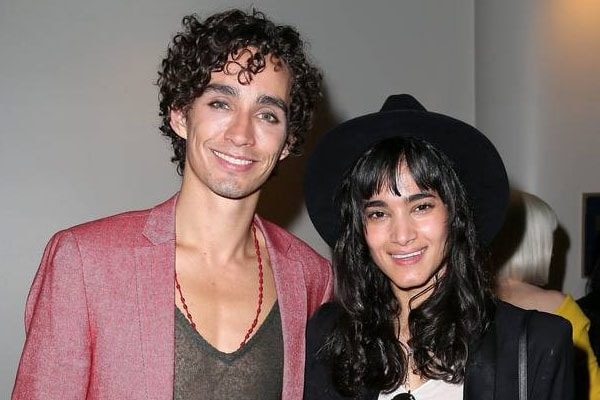 Robert Sheehan's girlfriend