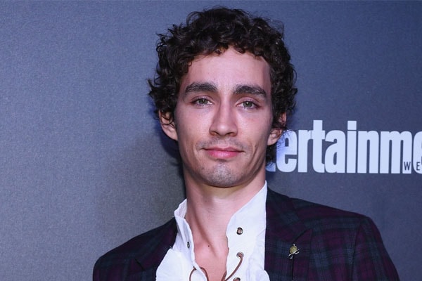 Who is Robert Sheehan’s Girlfriend? Was Confused About His Sexuality