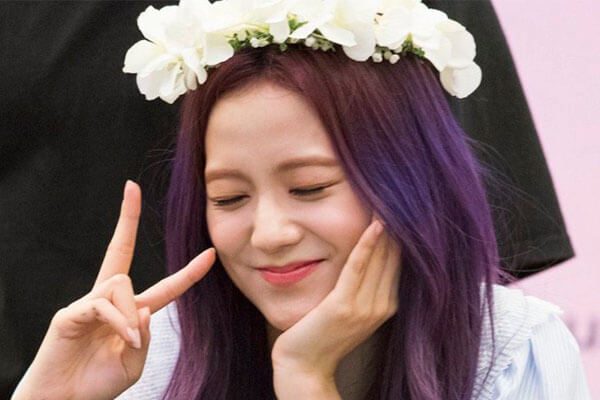 Birthday girl Kim Jisoo