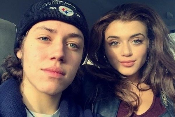 Ethan Cutkosky and his girlfriend