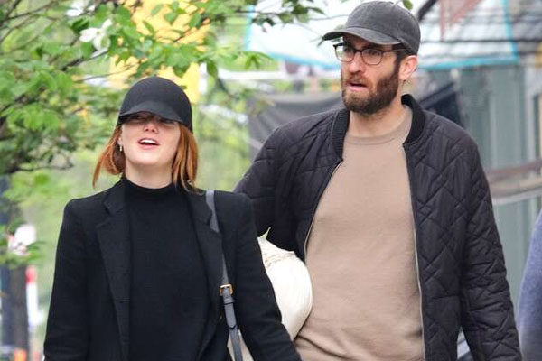 Emma Stone gets engaged to longtime boyfriend Dave McCary and flaunts a  rocking engagement ring