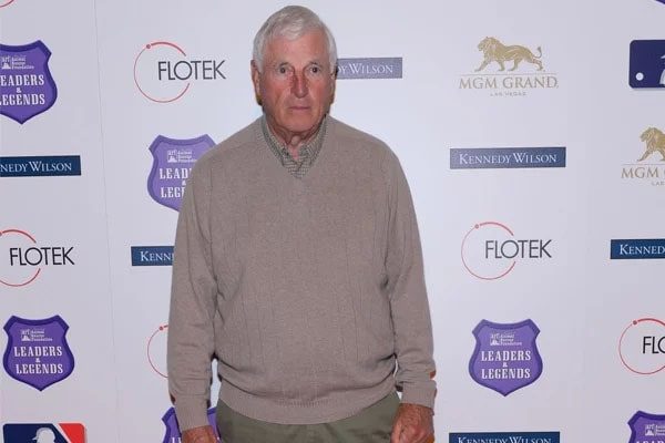 Bob Knight returns