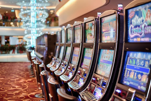 A Look at the Stunning Technological Advancements Associated with Online Slots 