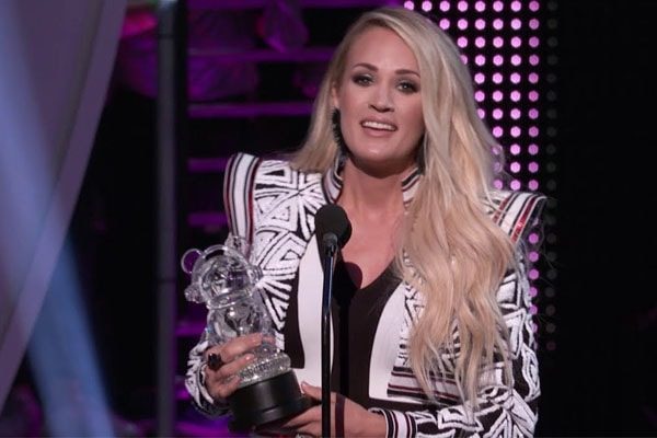 Carrie Underwood recieving awards