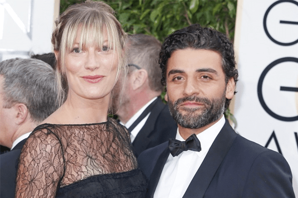 Baby bump spotted! Elvira Lind and boyfriend Oscar Isaac expecting a baby