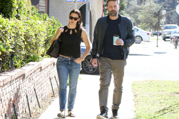 Marriage is over! Jennifer Garner and Ben Affleck file for divorce!