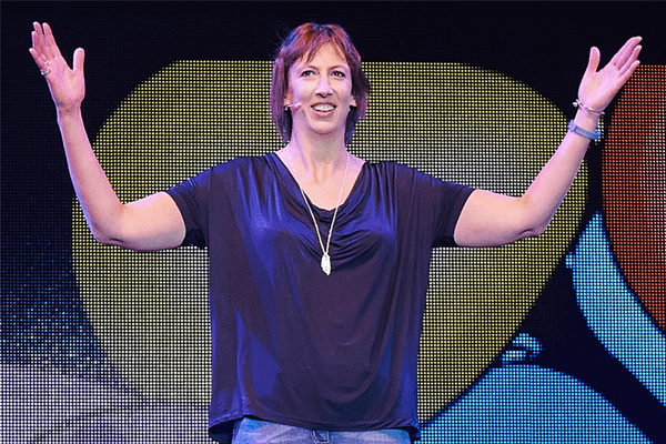 Miranda Hart not married yet; talks about wanting to have kids!