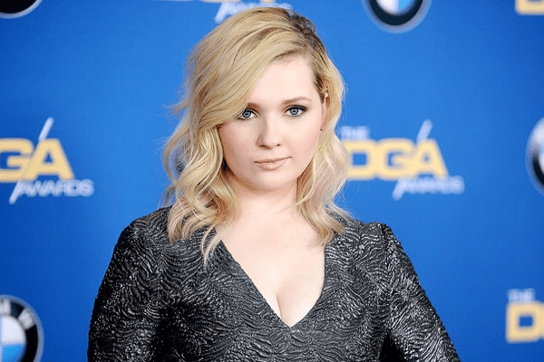 Abigail Breslin Movies, Early Days, Career Highlights, Accolades, Songs, Boyfriend and Net Worth