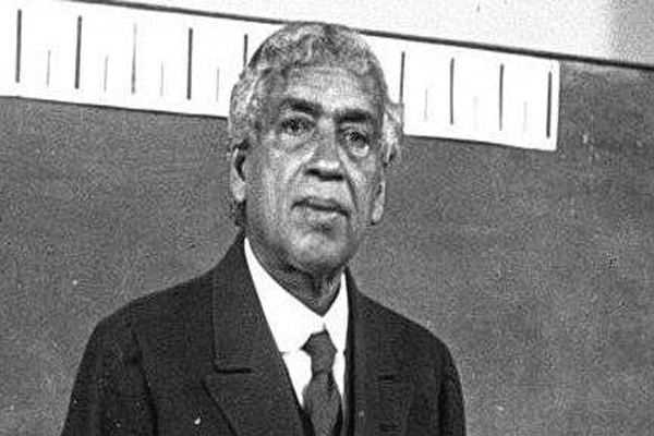 Jagdish Chandra Bose Images, College, Inventions, Books, Publications, Wife, Death and Legacy
