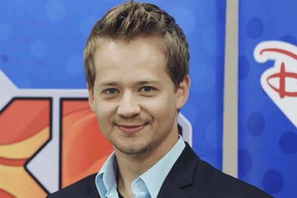 Jason Earles Net Worth, Background, Acting Career, Fiancée and Philanthropy