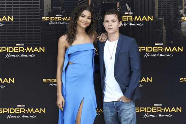 It is official, Spiderman: Homecoming stars Tom Holland and Zendaya are in a relationship