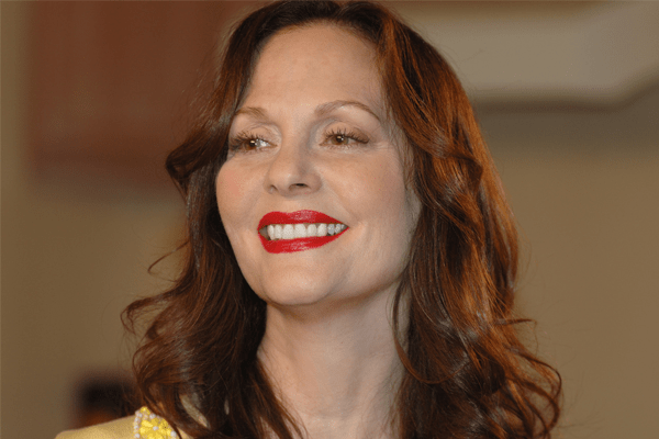 Lesley Ann Warren Net Worth, Early Life, Education, Career Highlights, Awards and Personal Life