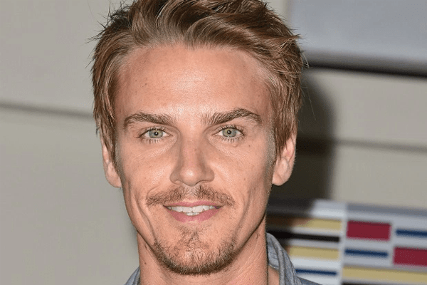 Riley Smith Biography, Wiki, Early life, Education, Net Worth, Personal life and Fact.
