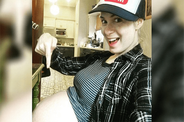 Cody walker's wife Felicia pregnant with her first child