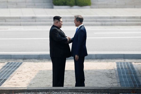 Kim Jong Un meets Moon 