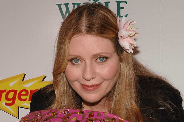 Bebe Buell net worth earning from singing