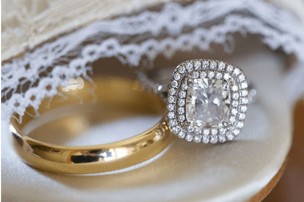 Heidi Muellers's engagement ring.