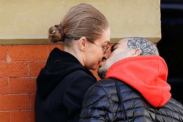 Zayn Malik and Ex-Girlfriend Gigi Hadid kissing in the streets of NYC, Couple are Back Again