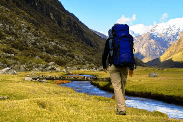 7 Ways to Make Money While You Travel – Earn, Learn and Survive