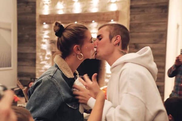 Justin bieber kissing wife Hailey on her Birthday