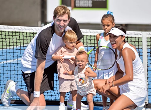 Jessica Olsson enjoys tennis with family