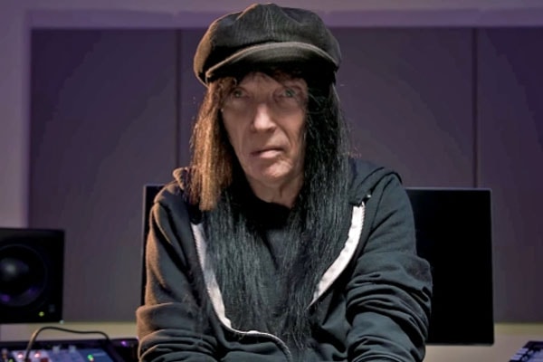 Mötley Crüe’s Mick Mars’ Net Worth – Income and Earnings From His Music Career