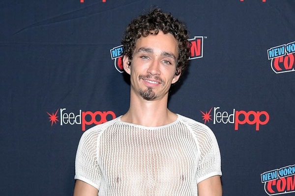 What Is Robert Sheehan’s Net Worth – Salary From “The Umbrella Academy”
