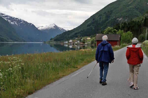 Tips for seniors to travel abroad