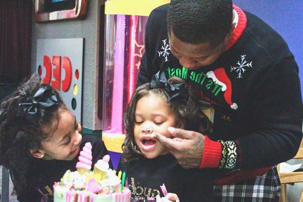 Jason Mitchell with daughters